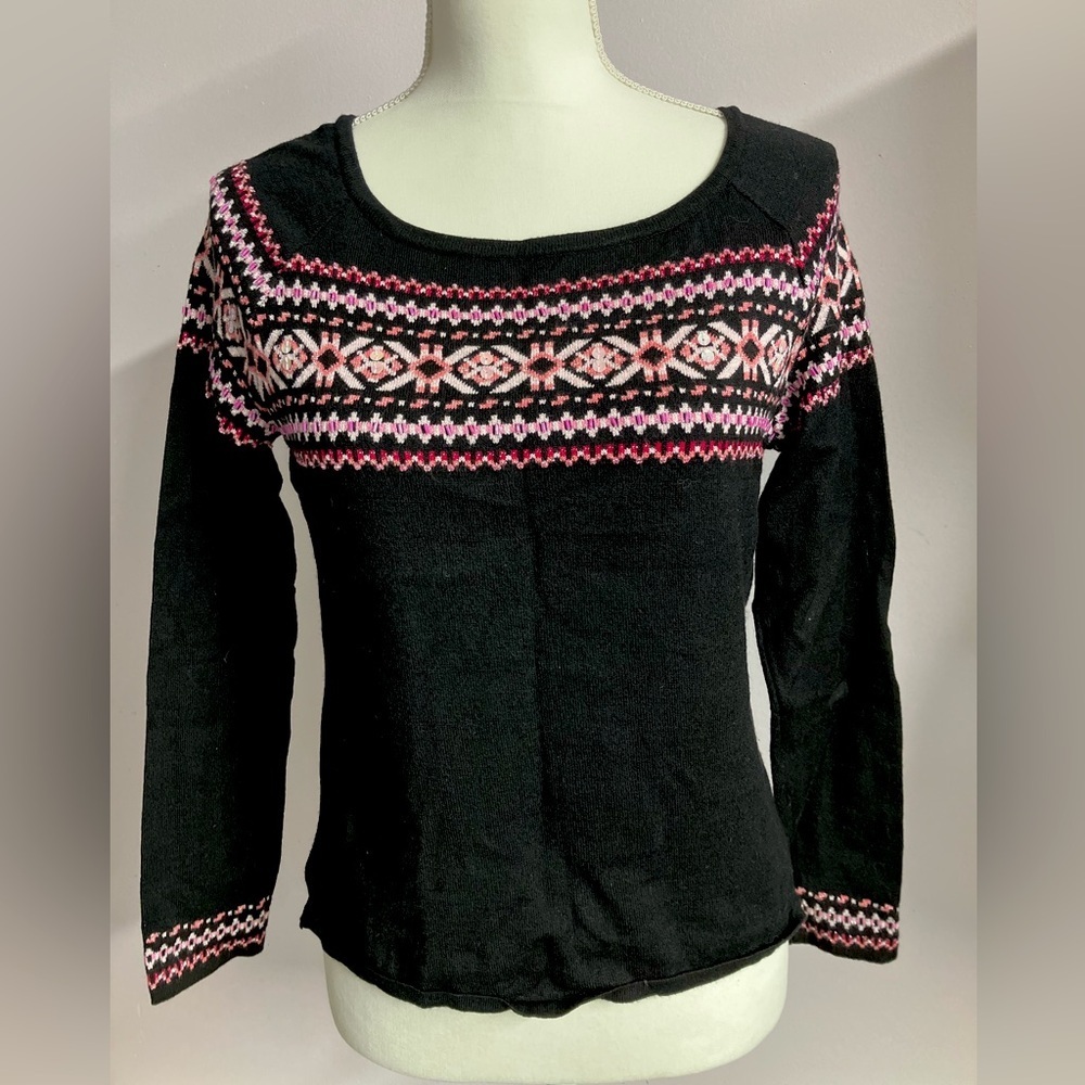 Madison & Max Women’s Pullover Sweater, Medium, Black/Pink, Embellished